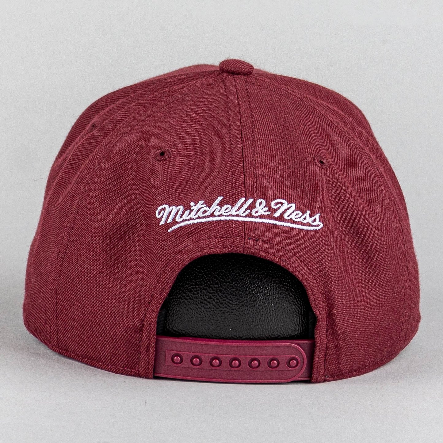 Šiltovka Mitchell & Ness NBA Fashion Basic PRO Snapback Chicago Bulls tmavo-fialová