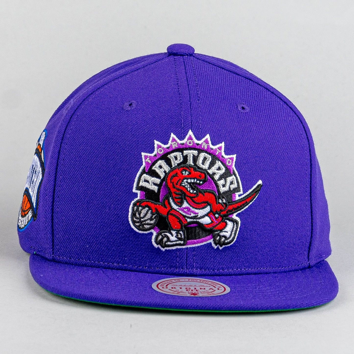 Šiltovka Mitchell & Ness NBA Conference Patch Snapback HWC Toronto Raptors fialová