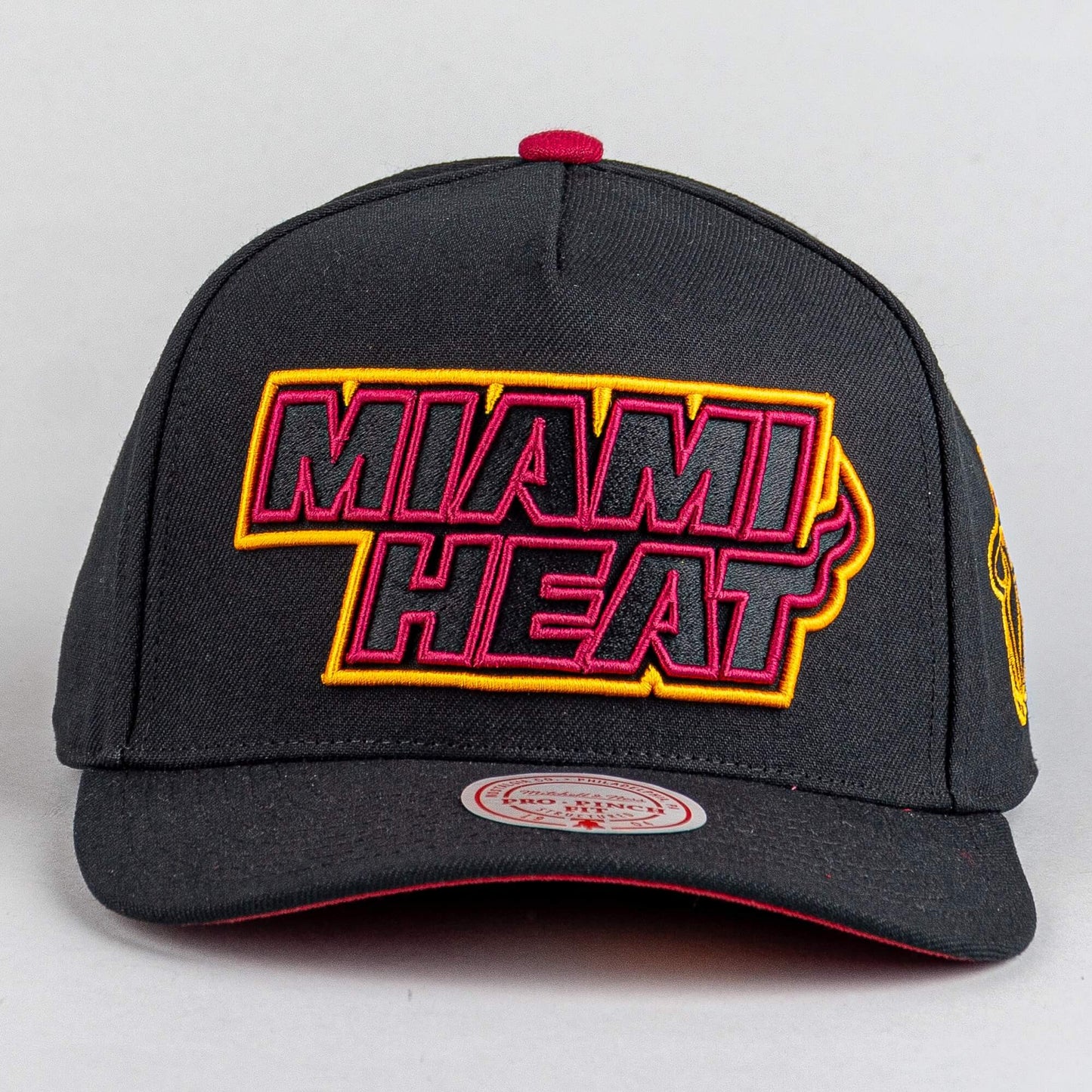Šiltovka Mitchell & Ness NBA Class Act Pro Snapback Miami Heat čierna