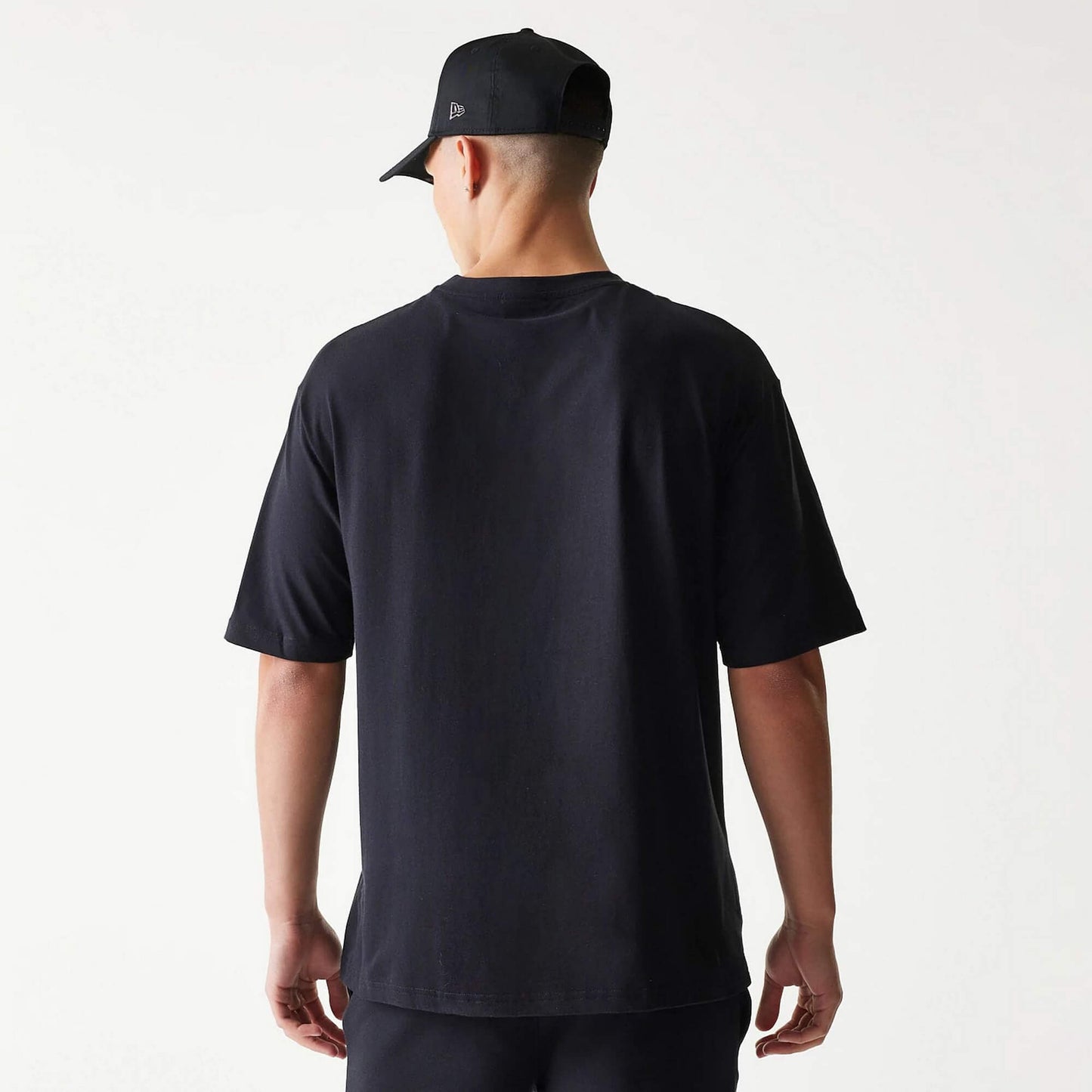 Tričko New Era Chicago Bulls NBA League Essential Black Oversized T-Shirt čierné
