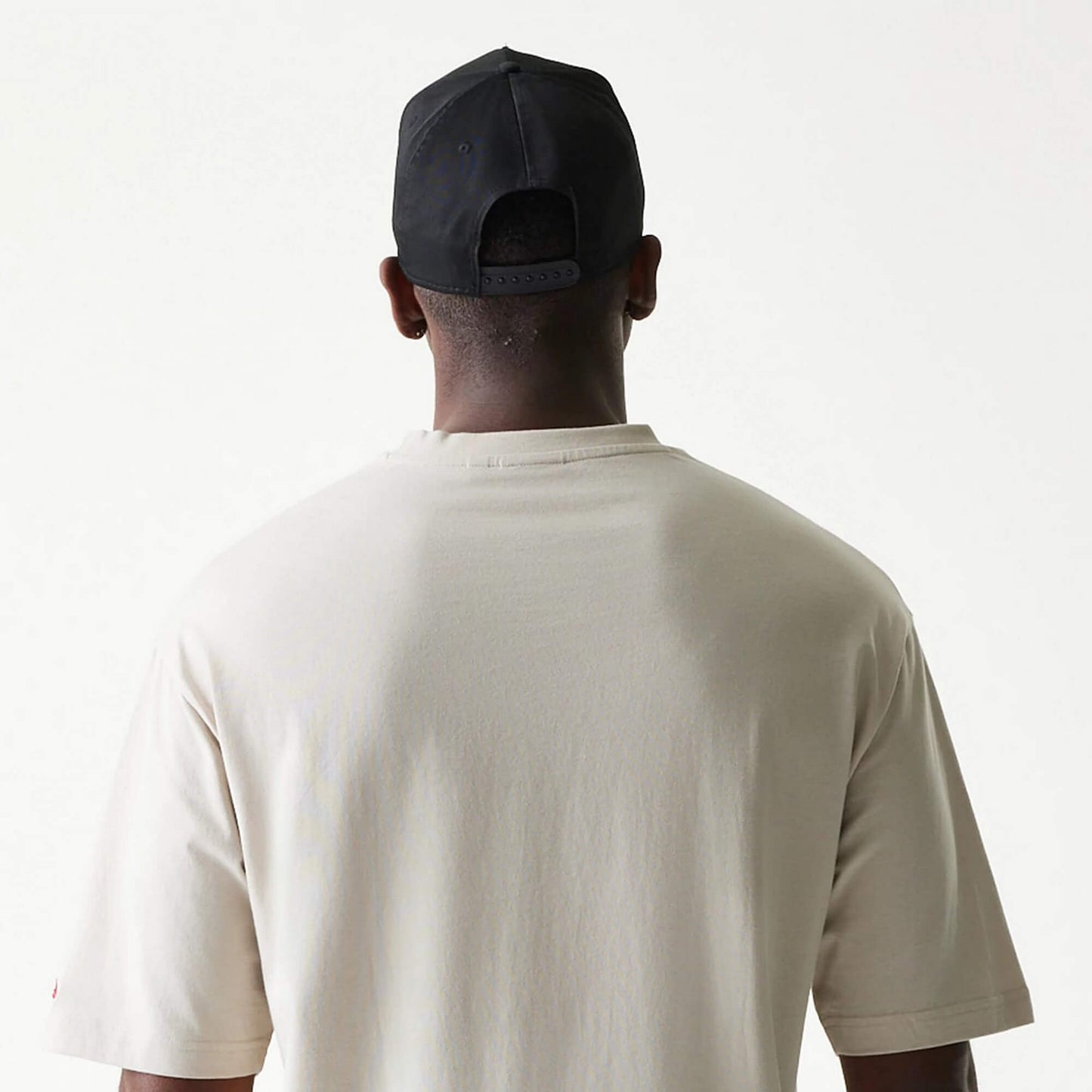 Tričko New Era Los Angeles Lakers NBA League Essential Cream Oversized T-Shirt krémovo-biele