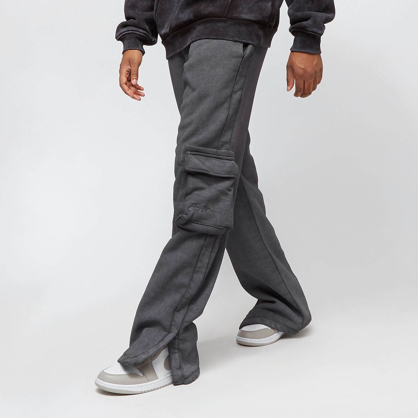 Teplákové nohavice Sean John Script Logo Washed Out Slit Sweatpants black čierne