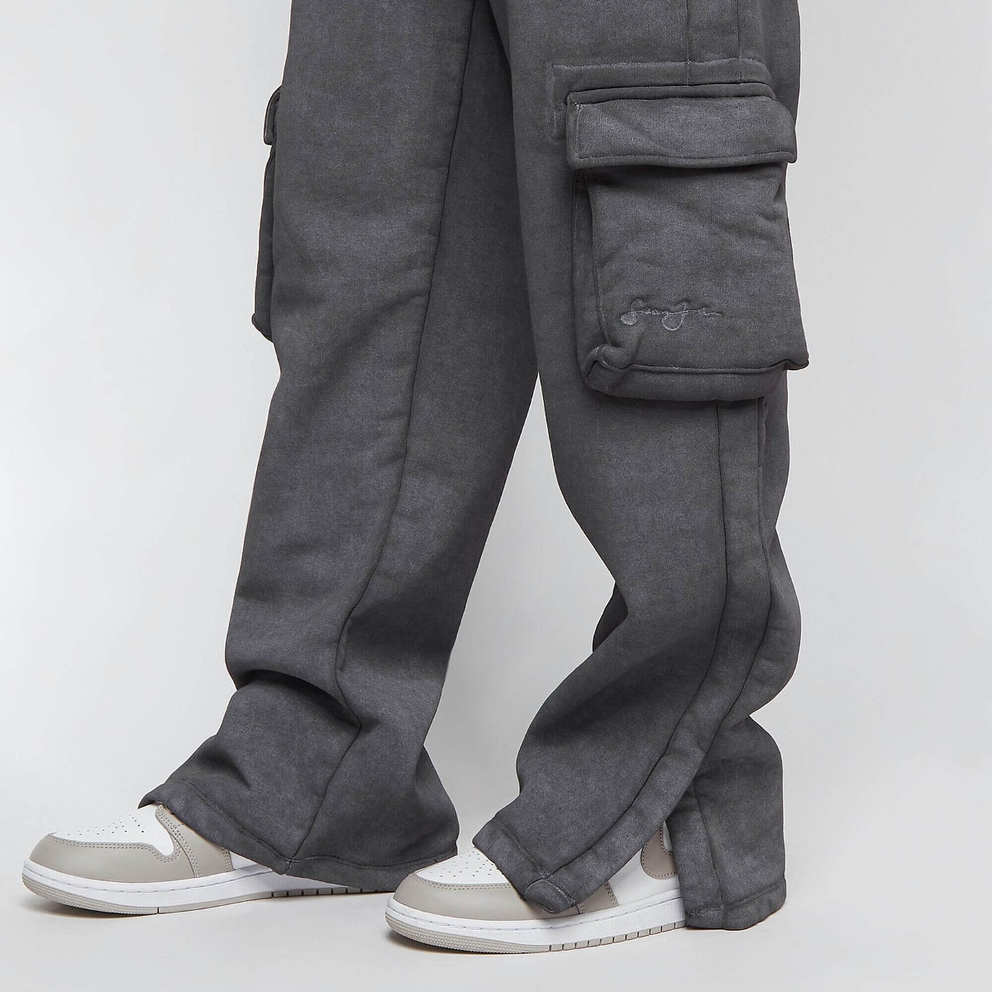 Teplákové nohavice Sean John Script Logo Washed Out Slit Sweatpants black čierne