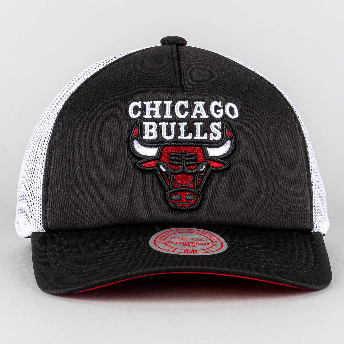 Mitchell & Ness OFF THE BACKBOARD TRUCKER CHICAGO BULLS Black / White