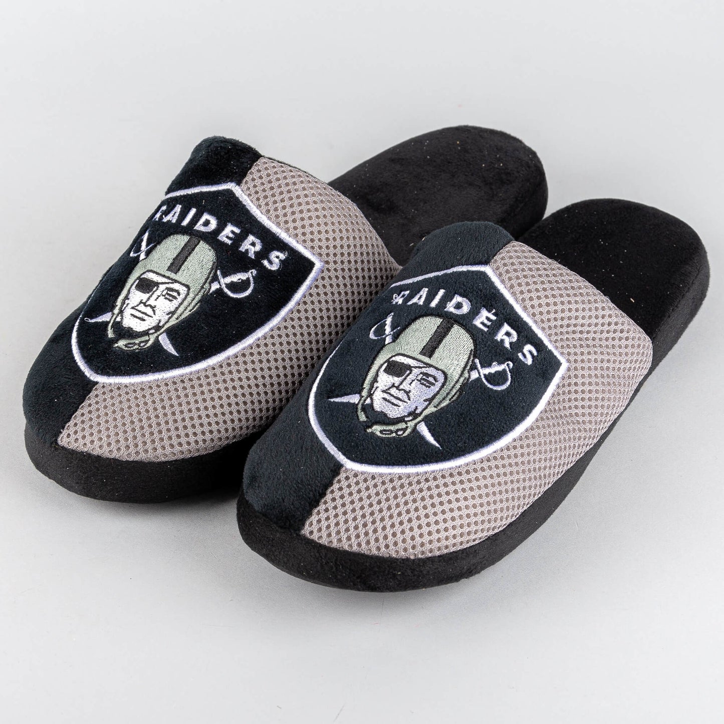 Papuče FOCO Las Vegas Raiders - NFL - Mens Team Stripe Slipper - Black/Grey