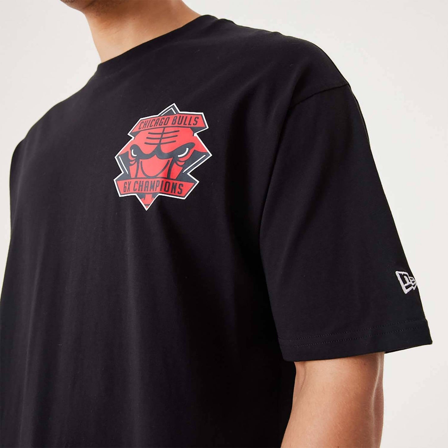 NEW ERA Chicago Bulls NBA Championship Black Oversized T-Shirt Black
