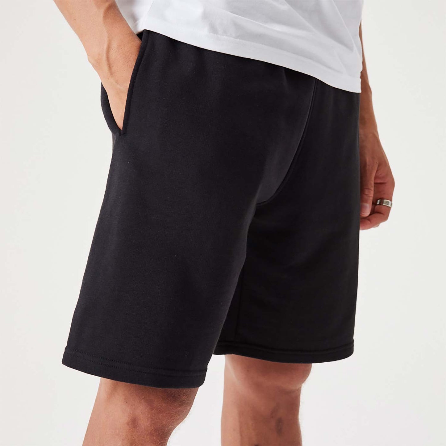 NEW ERA Chicago Bulls NBA Team Logo Black Shorts Black