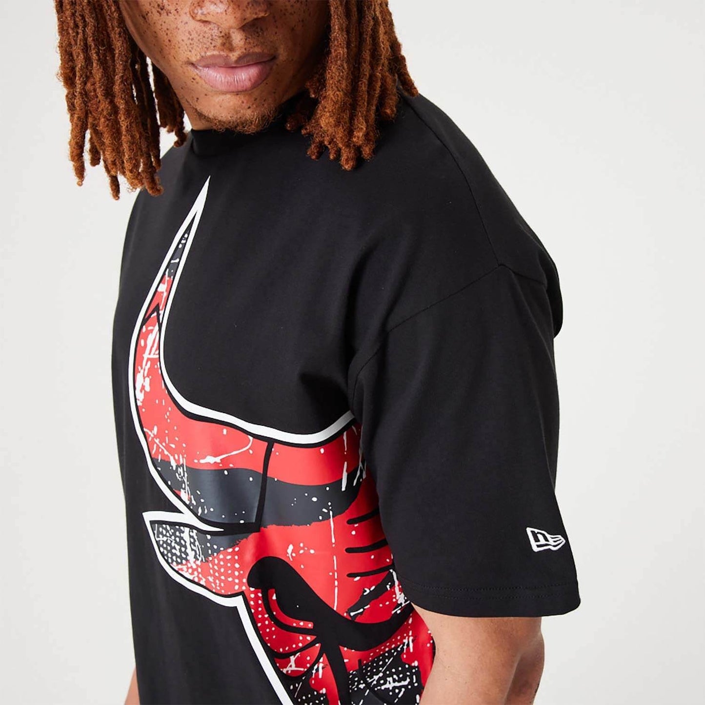 NEW ERA Chicago Bulls NBA Large Team Logo Black Oversized T-Shirt Black