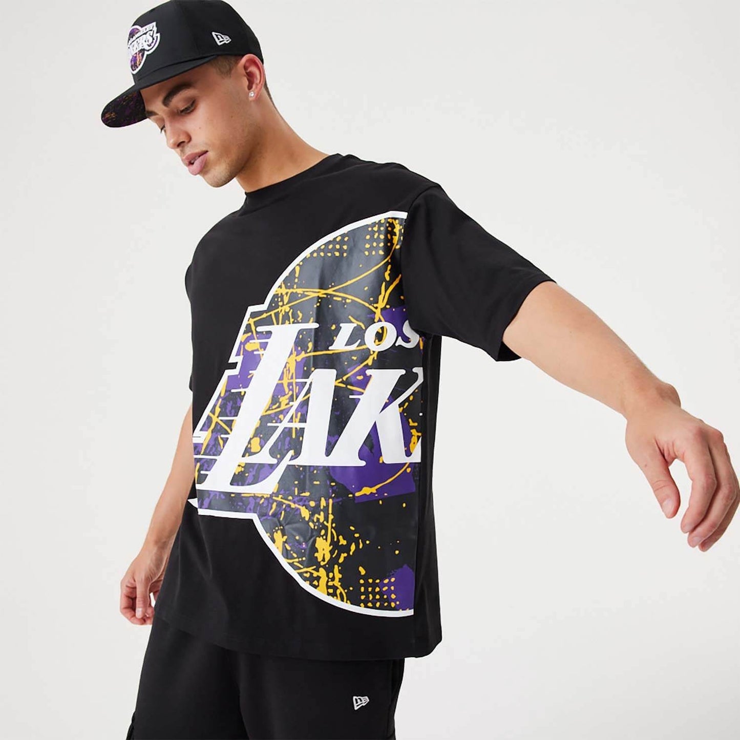 NEW ERA LA Lakers NBA Large Team Logo Black Oversized T-Shirt Black