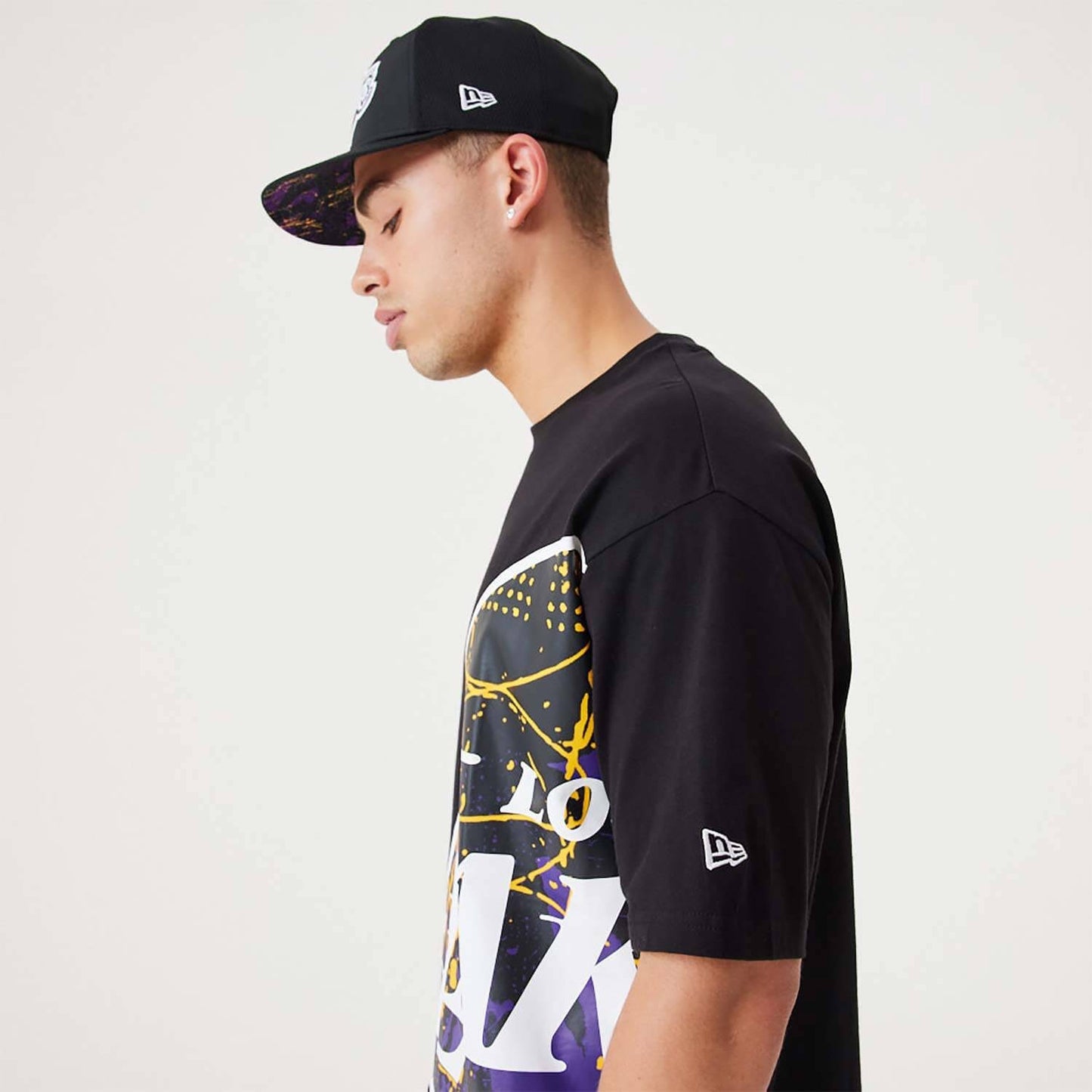 NEW ERA LA Lakers NBA Large Team Logo Black Oversized T-Shirt Black