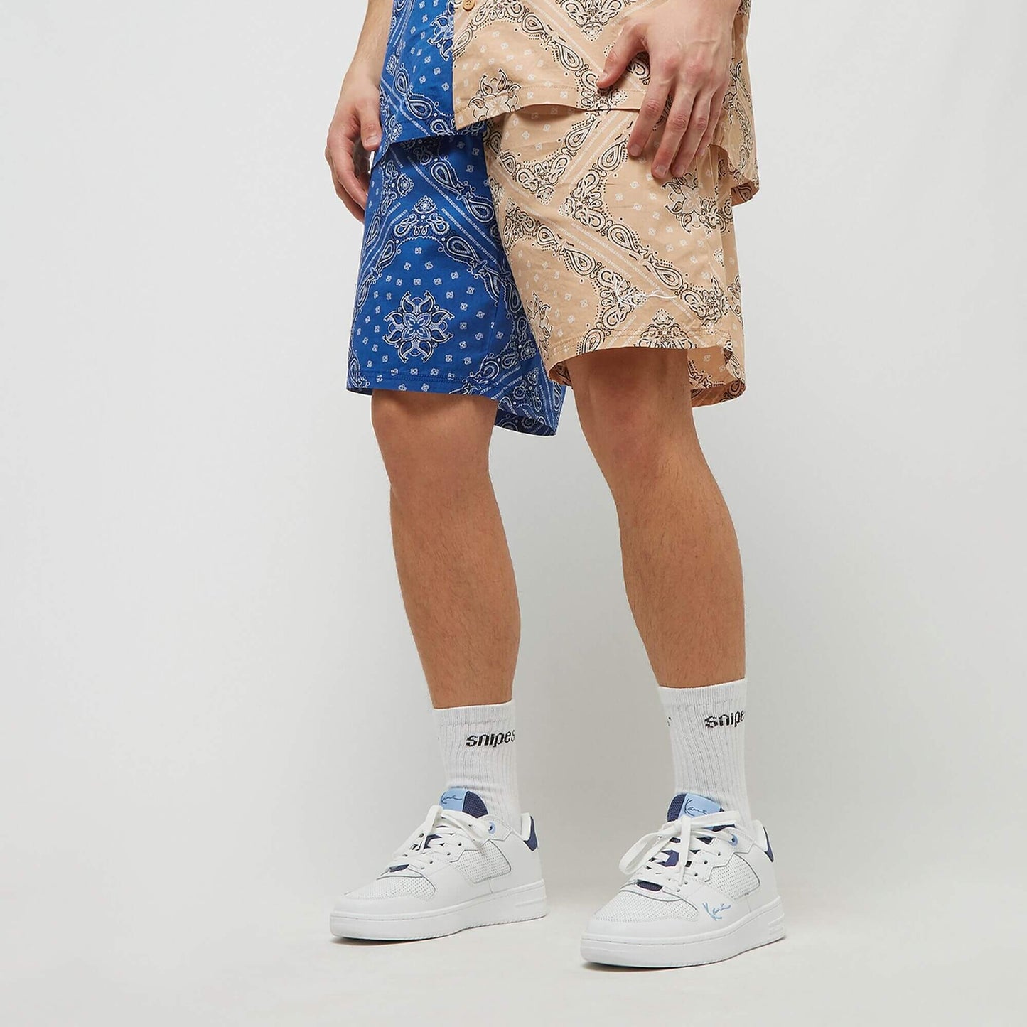 Šortky Karl Kani KK Small Signature Paisley Block Resort Shorts modrá/piesková