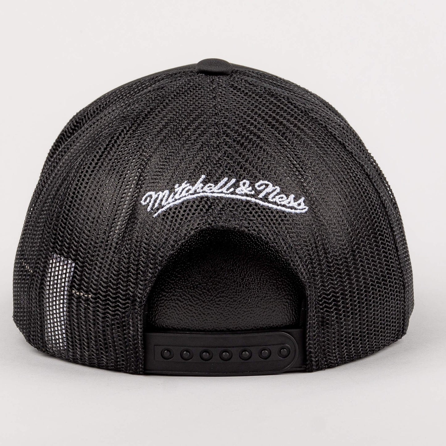 Šiltovka so sieťkou Mitchell & Ness NBA Gold Leaf Brooklyn Nets čierna