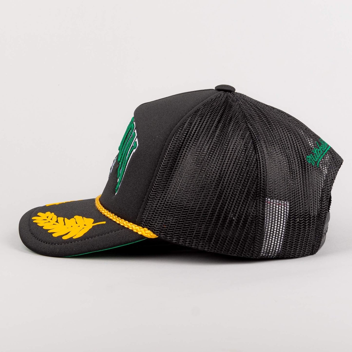 Šiltovka so sieťkou Mitchell & Ness NBA Gold Leaf Boston Celtics čierna