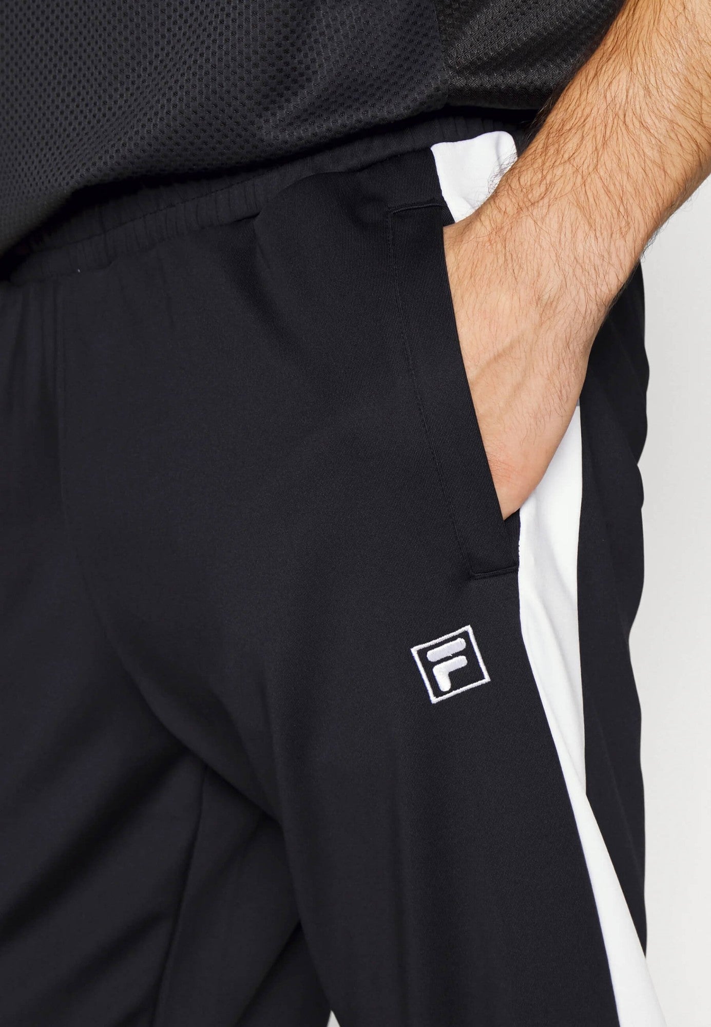 Tepláky FILA REMOND track pants čierne