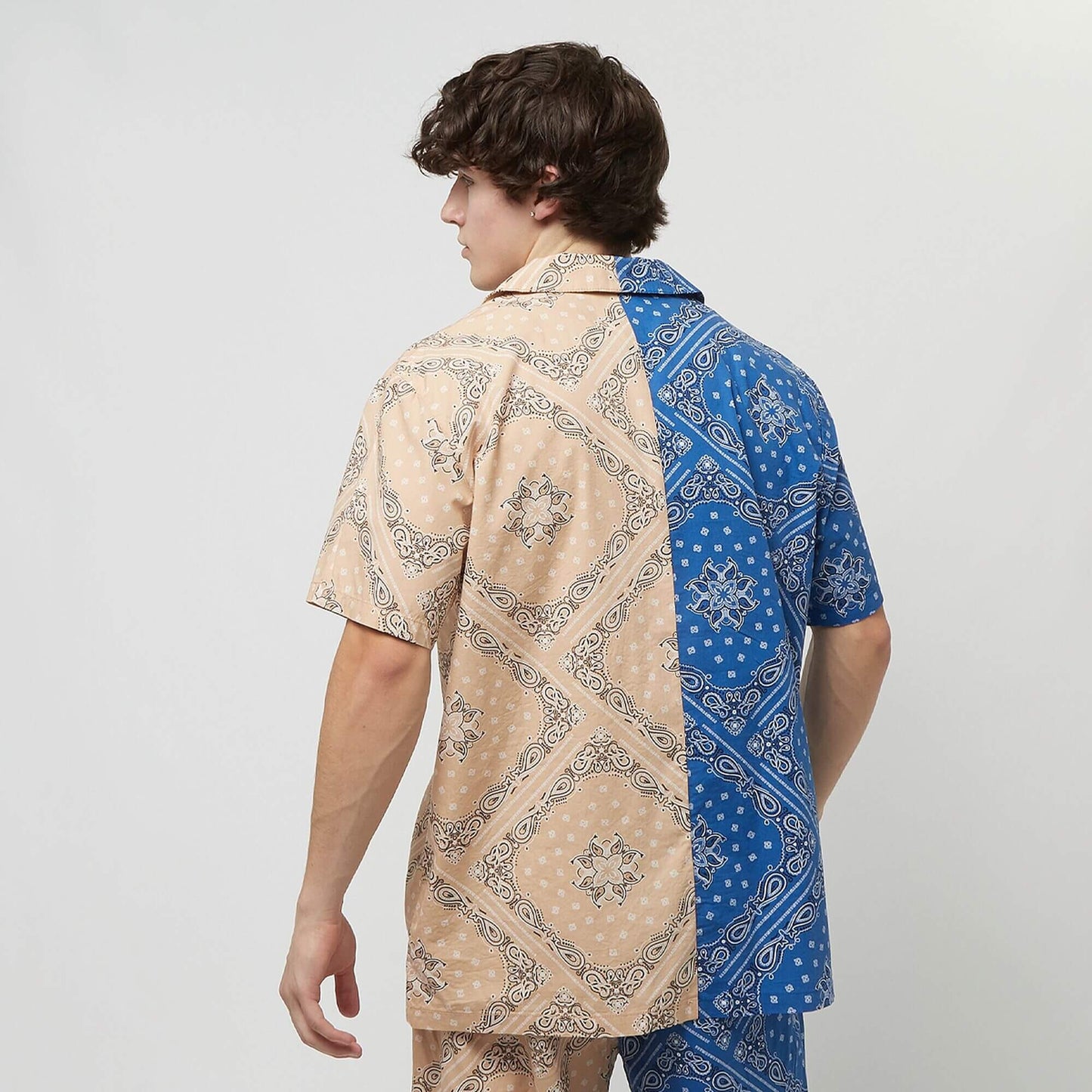 Košeľa Karl Kani Chest Signature Paisley Block Resort modrá