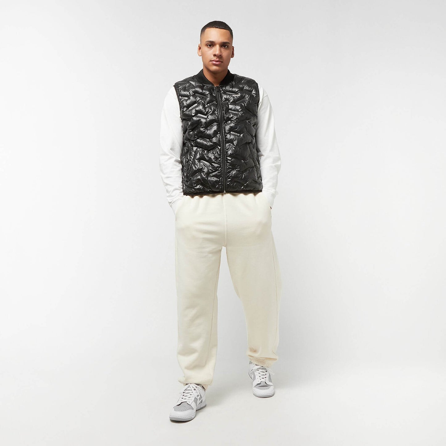 Prešívaná vesta Sean John SJ Script Logo Heat Seal Puffer Vest čierna