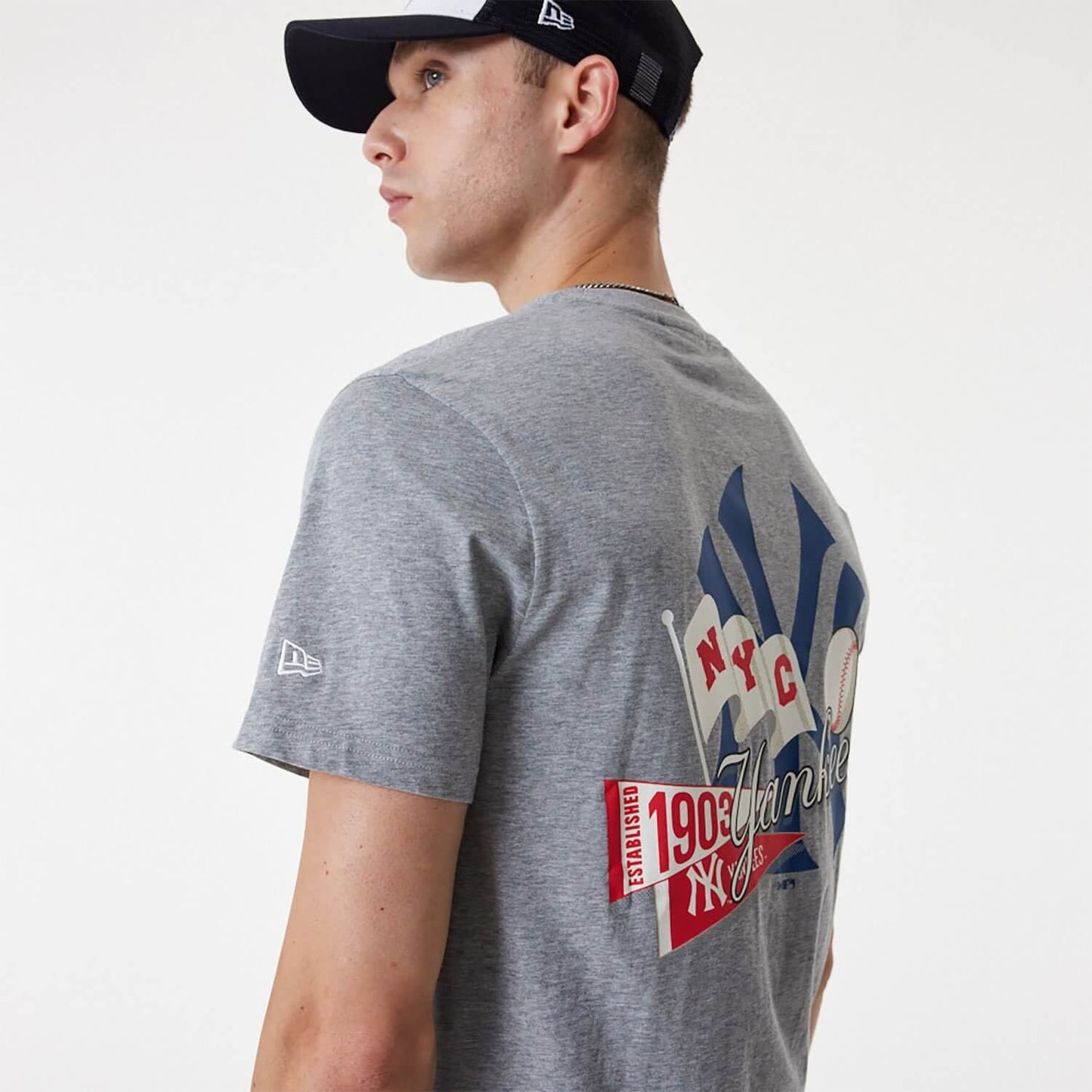 New Era MLB New York Yankees MLB Flag Graphic Dark Grey T-Shirt Grey