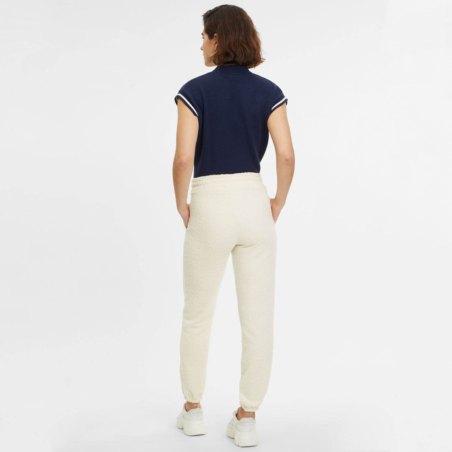Dámske tepláky FILA CRERET high waist pants krémovo-biele