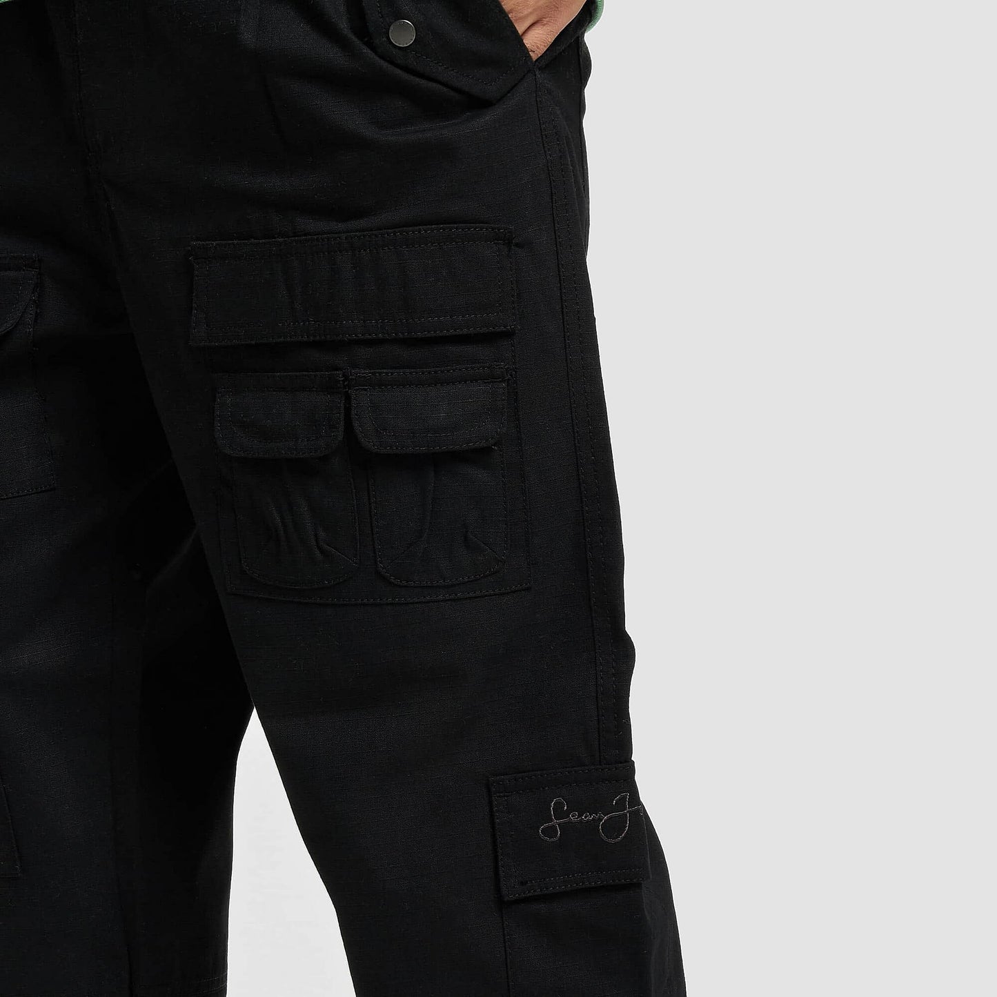 Nohavice Sean John SJ Script Logo Mulitpocket Cargopants - black čierne