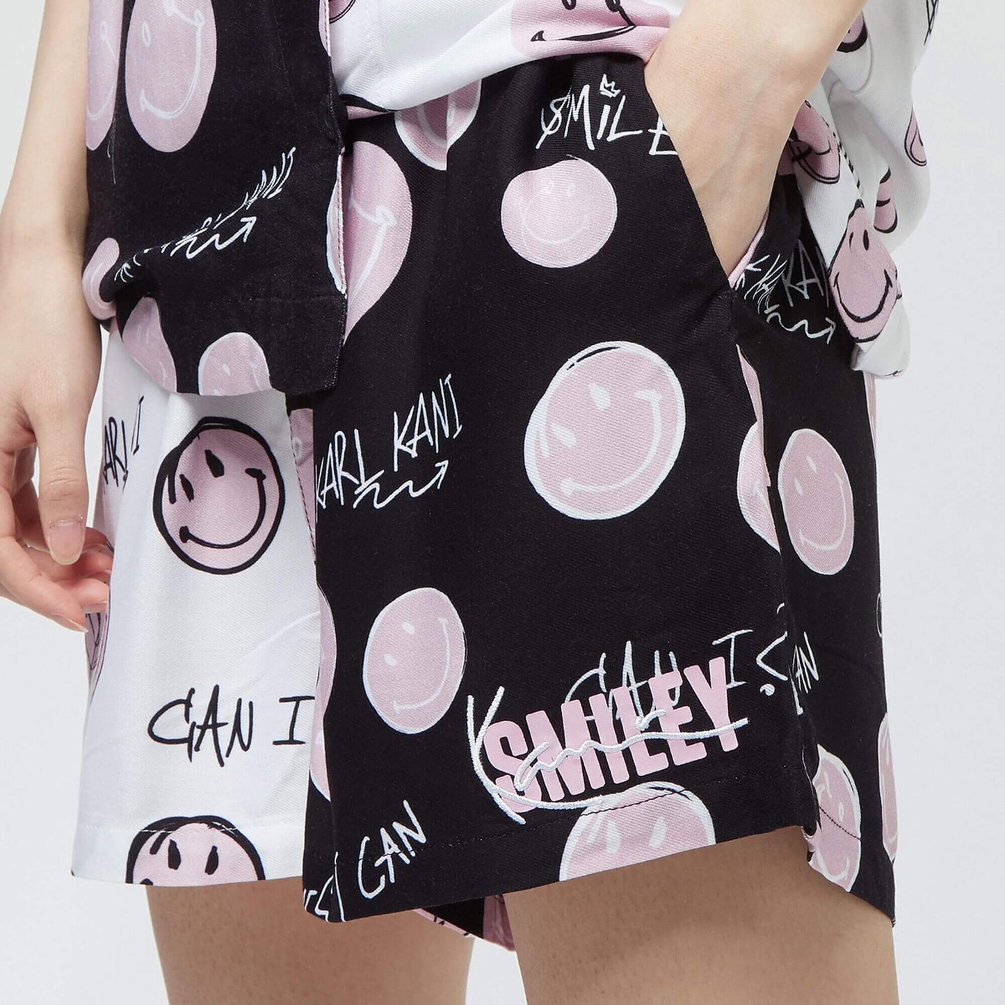 Karl Kani KK Small Signature Block Smiley Resort Shorts black