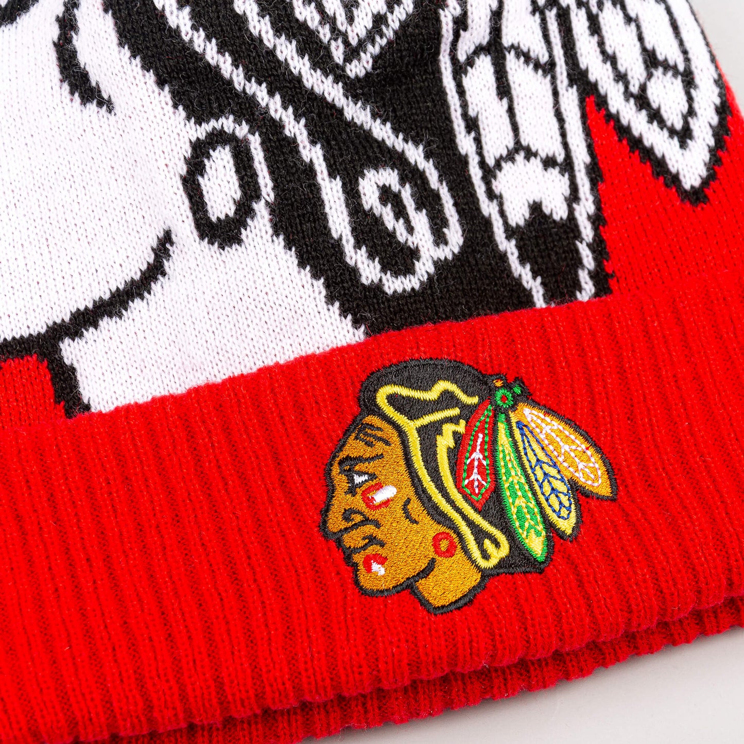 Outer Stuff NHL Big-Face Cuffed Pom Blackhawks Red
