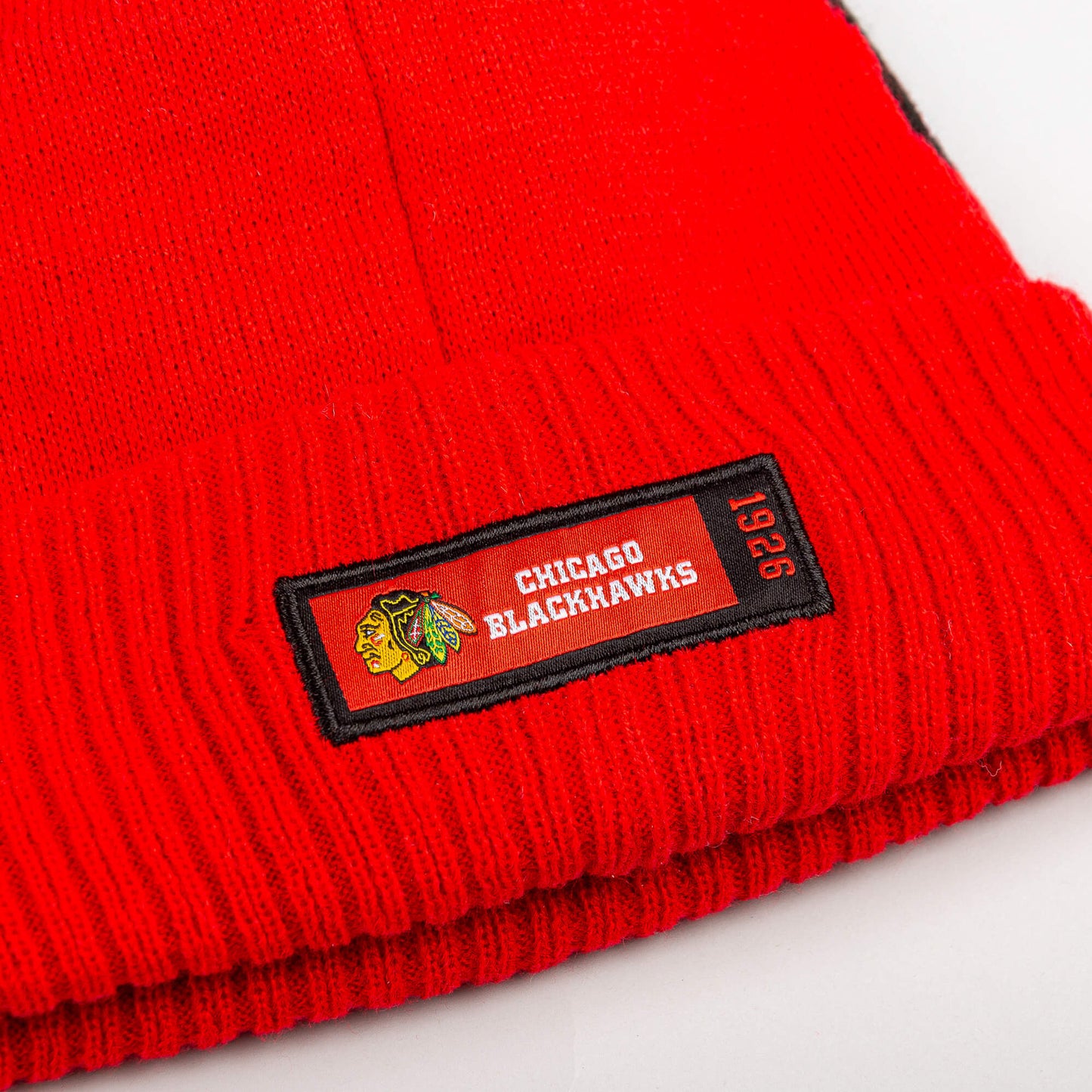 Outer Stuff NHL Big-Face Cuffed Pom Blackhawks Red