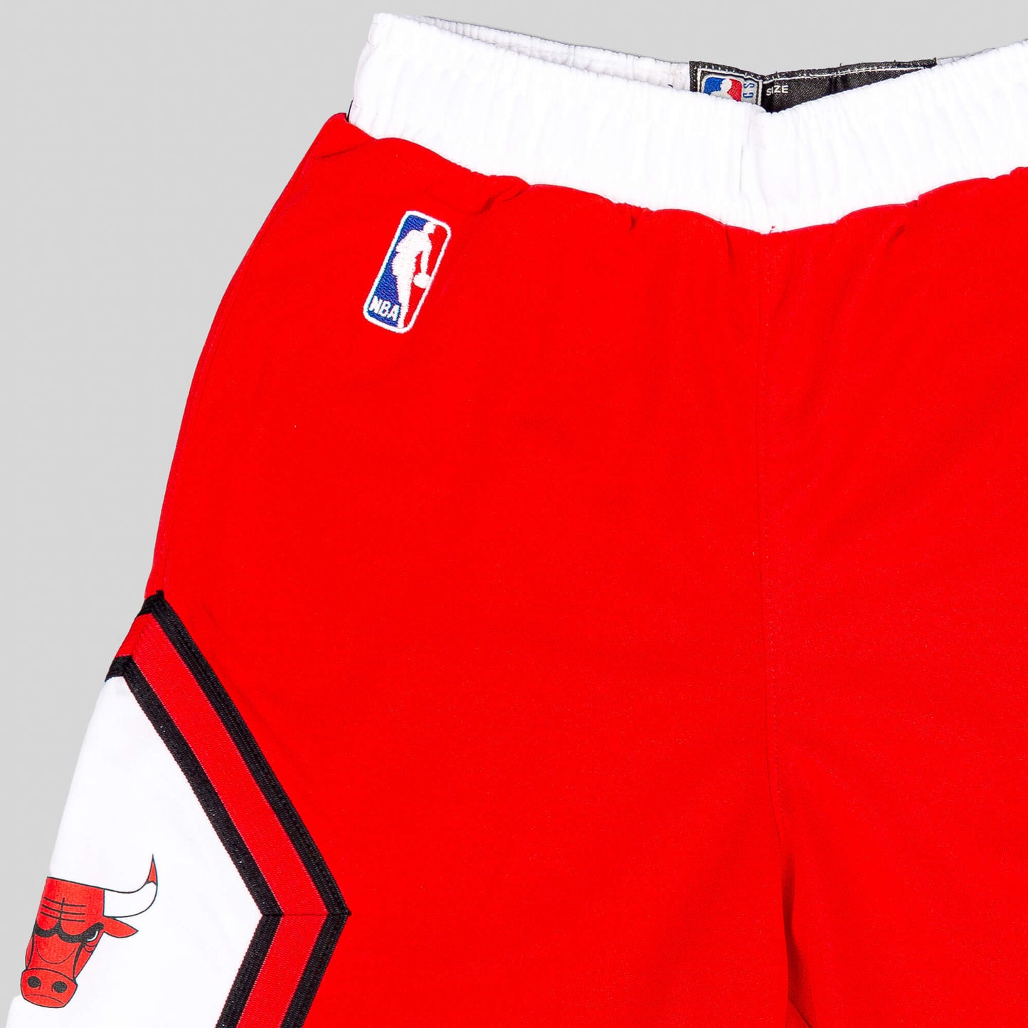 Detské basketbalové šortky Outerstuff NBA Replica Icon Short  Chicago Bulls červená/biela od 4 do 7 rokov