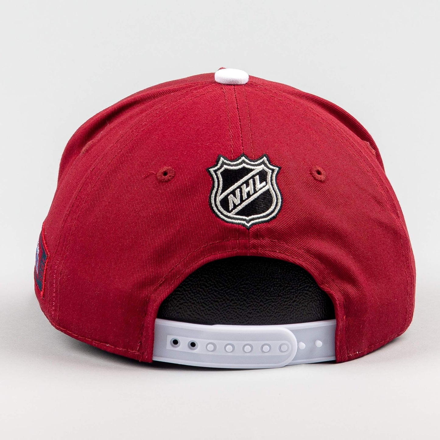 Outer Stuff NHL Big-Face Precurved Snap Avalanche Bordeaux